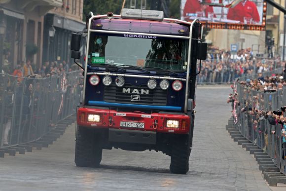 Nagy Futam, nagy parti!