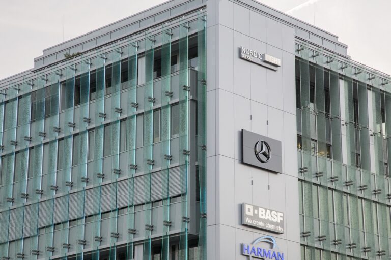 Környezetbarát irodaházba költözött a Mercedes-Benz budapesti központja