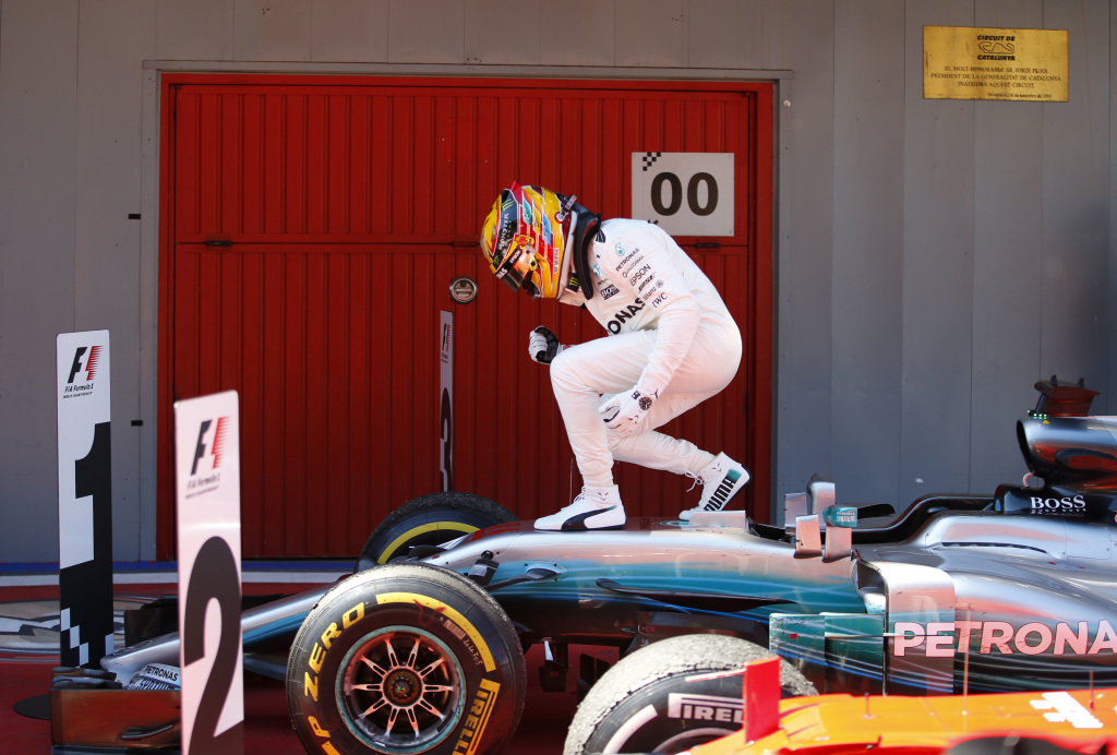 Rosberg szerint most az egész csapat Hamilton mögött áll