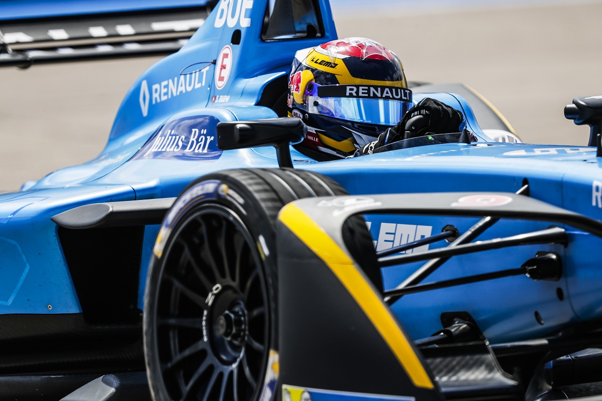Rosenqvist ért célba elsőnek, de Buemi a győztes