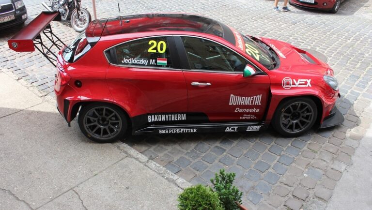 A kézilabdát sem adja fel Jedlóczky