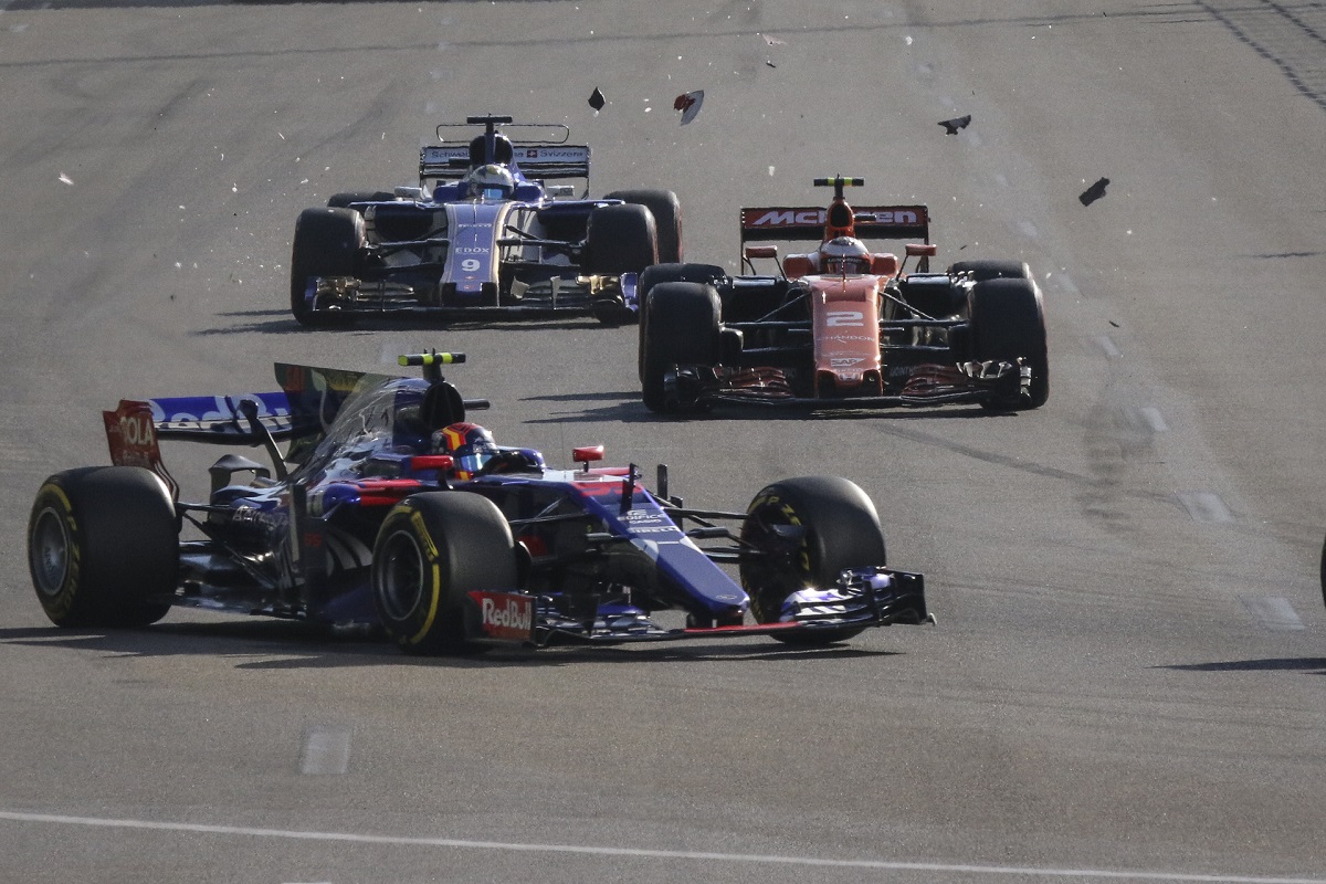 Carlos Sainz elégedetlen az újraindítási procedúrával