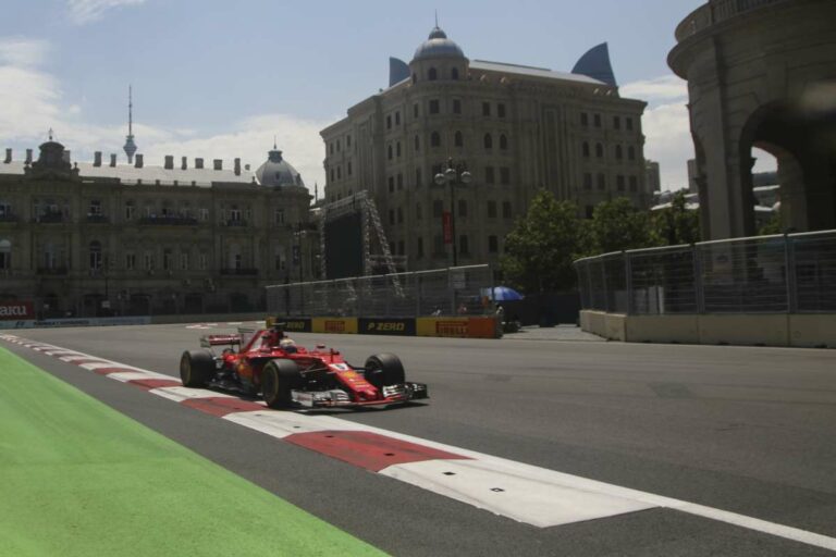 Ezért nem büntették Vettelt