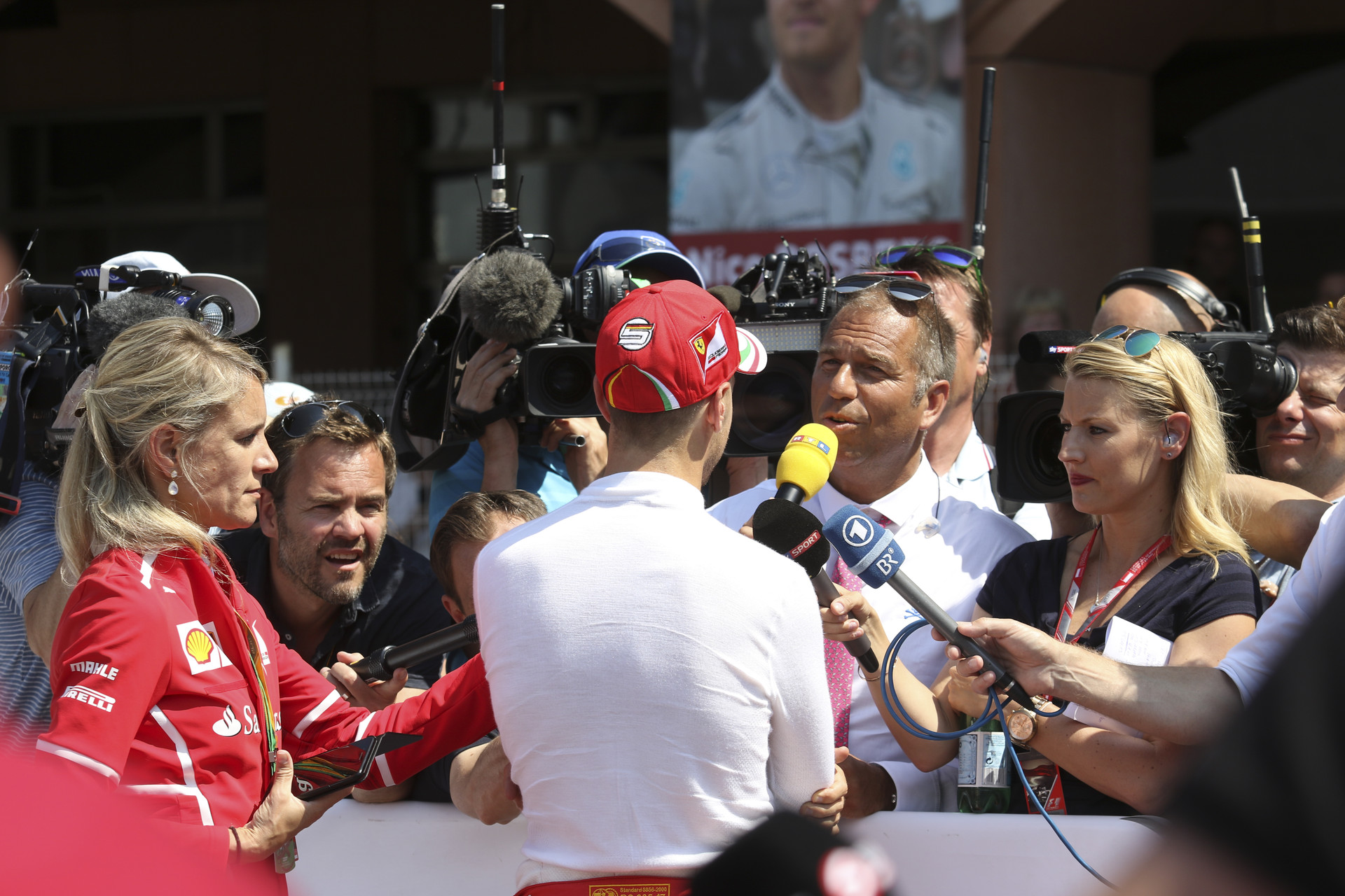 Vettel nem tud új hírekkel szolgálni szerződéséről