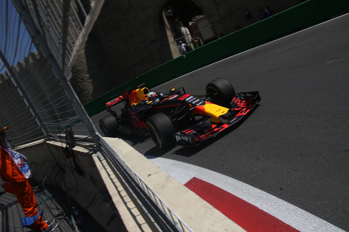 Azeri Nagydíj – Ricciardo nyert, Vettel negyedik, Hamilton ötödik
