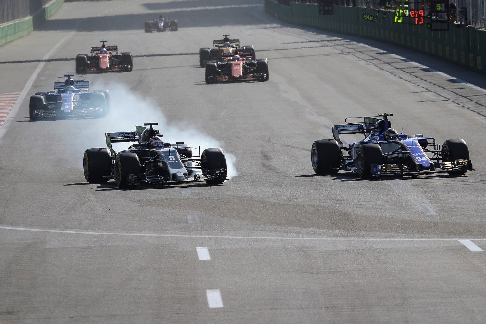 Grosjean: Nekem is tennem kell a fékekért