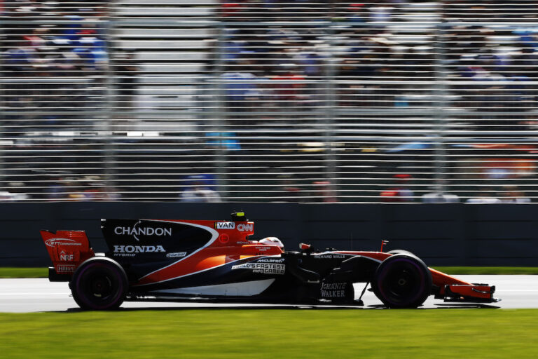 A Honda elismerte: baj van