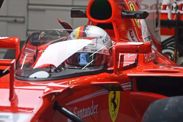 Vettel, Ferrari, Shield