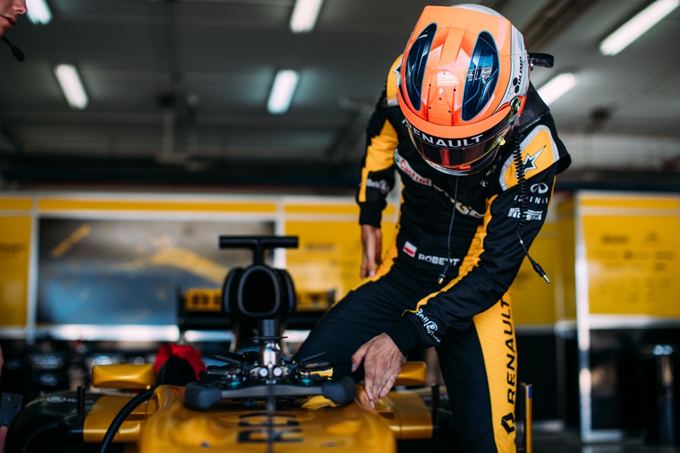 Kubica ismét tesztel a Renault-val
