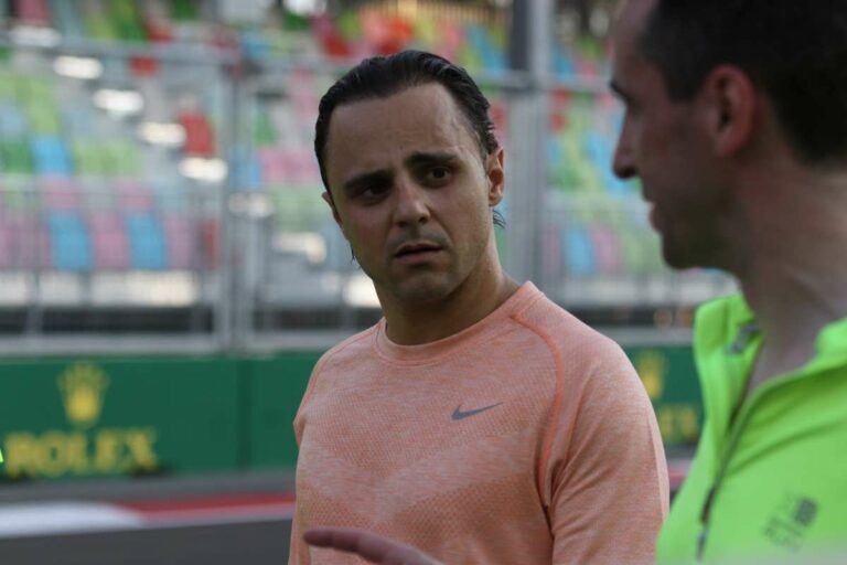 Massa helyett Di Resta folytatja