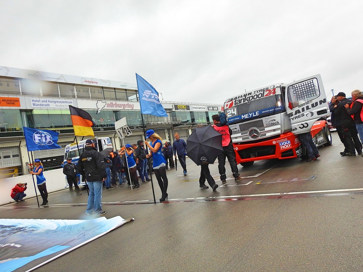 Felemás napon van túl a Nürburgringen Kiss Norbi