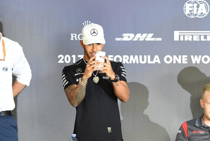 Hamilton, telefon, mobil, Snapchat