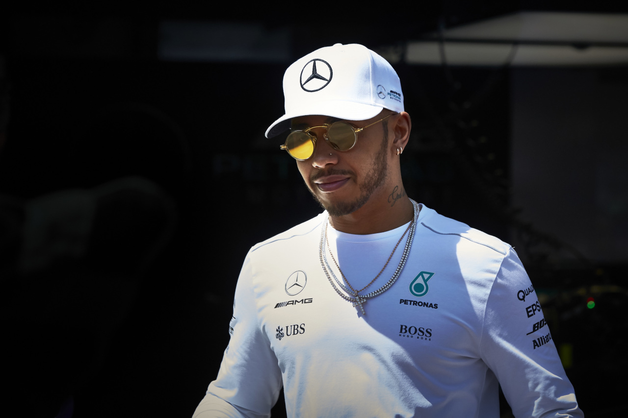 Hamilton szerint vonatozás lesz a futam alatt
