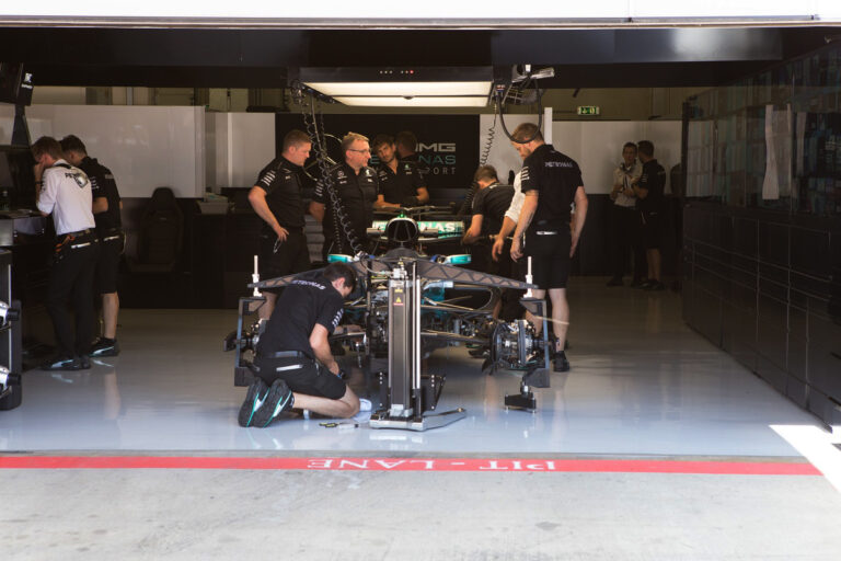 F1, Merecdes, Szabályzás