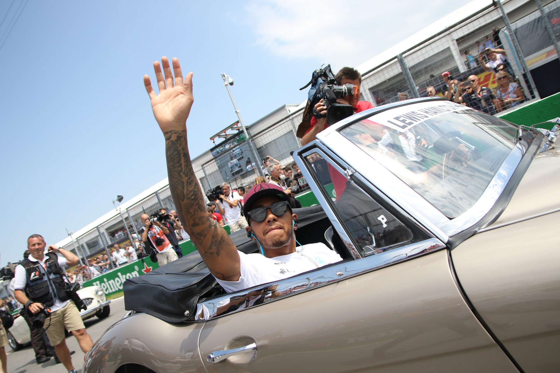 A Schumacher-család is gratulált Hamiltonnak