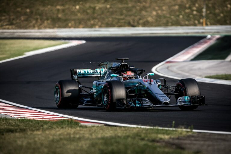 Russell, Mercedes, halo