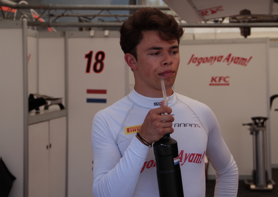 F2: De Vries csapatot vált, Merhi visszatér