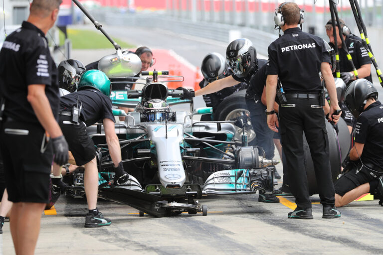 boxkiállás, kerékcsere, Mercedes, Bottas