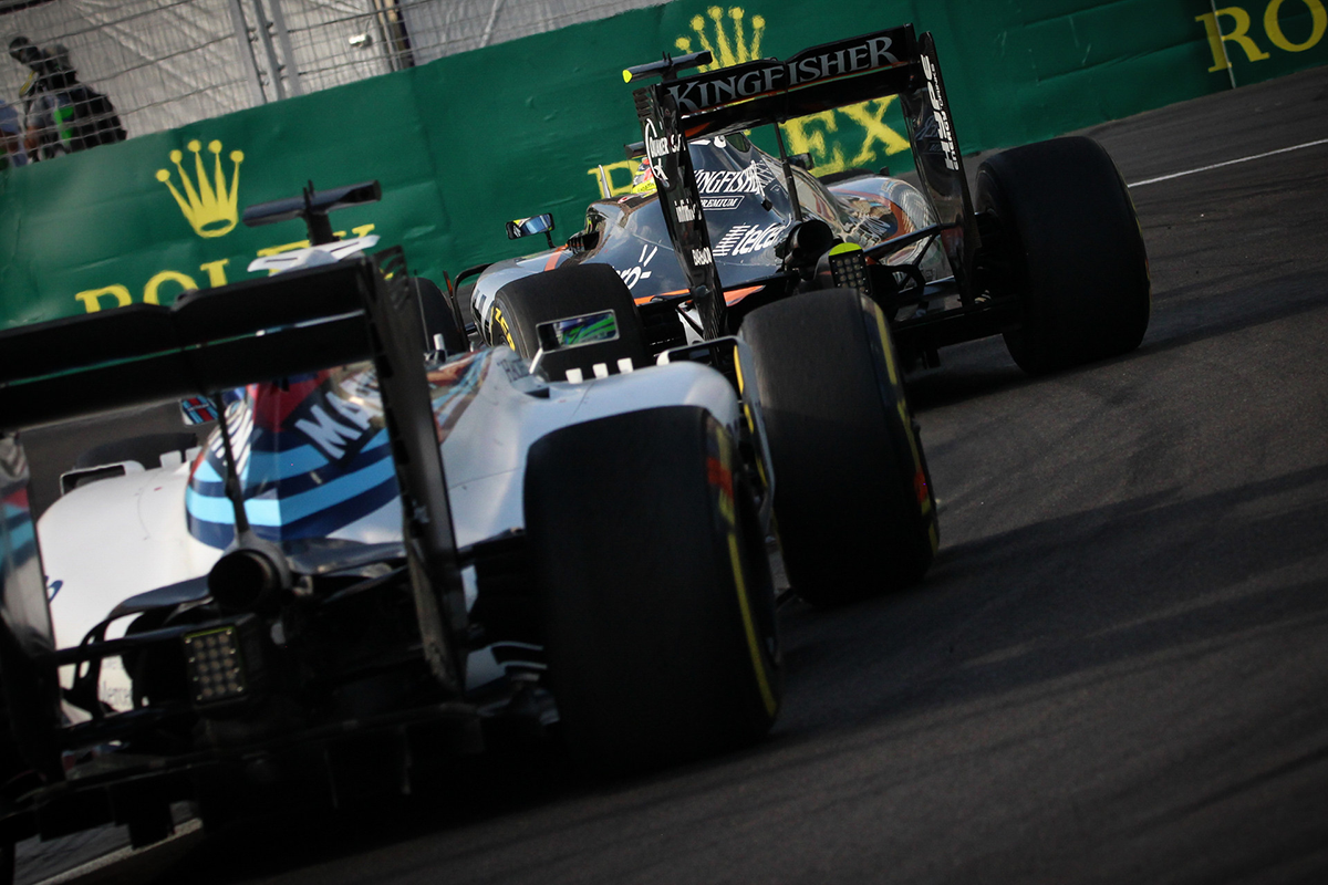 Kipufogó mikrofont fejlesztenek a Forma-1-ben