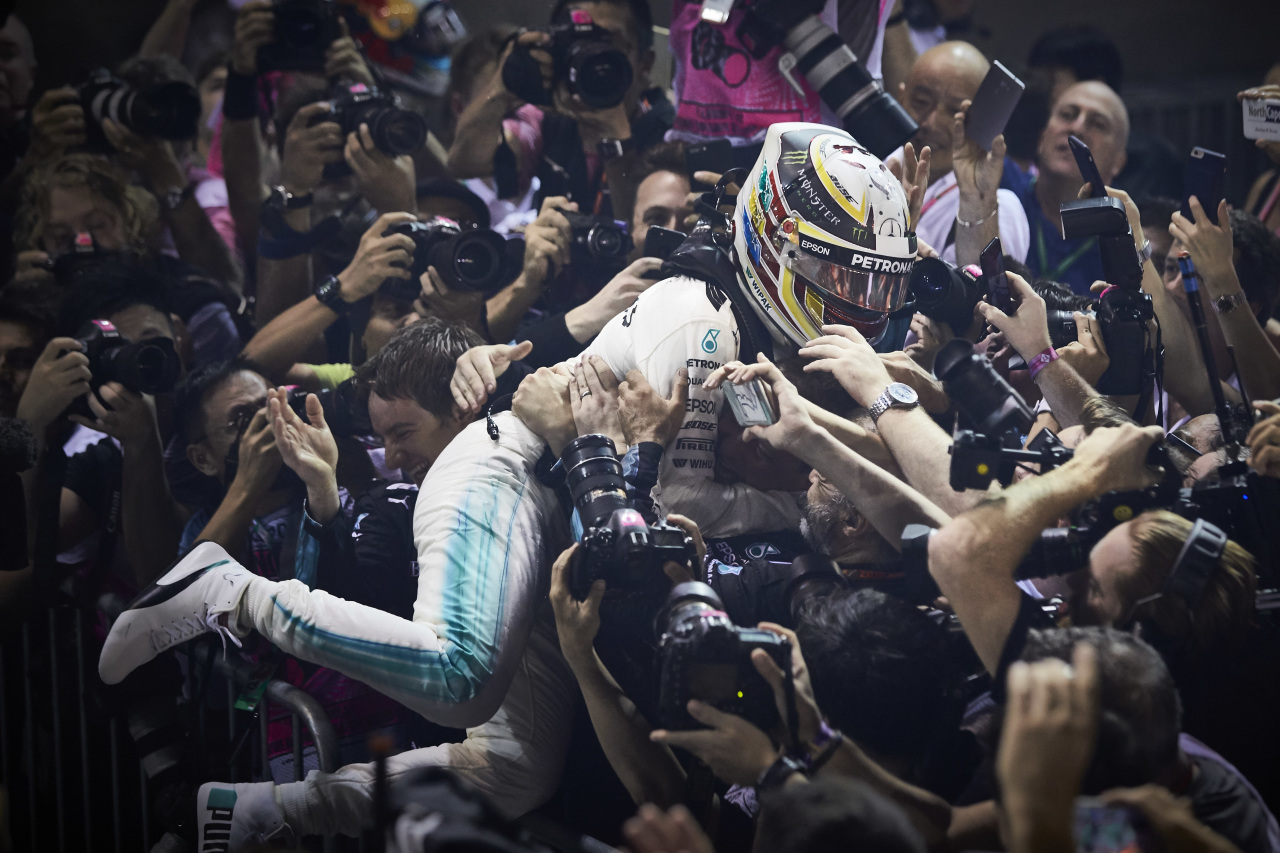 Hamilton a rajongókat is meggyőzte tegnap