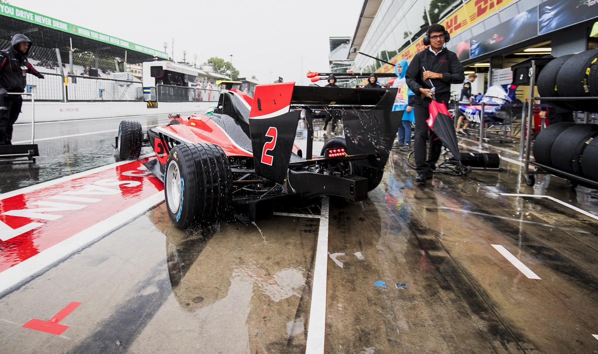 Törölték a GP3 második futamát, az első pedig holnap lesz