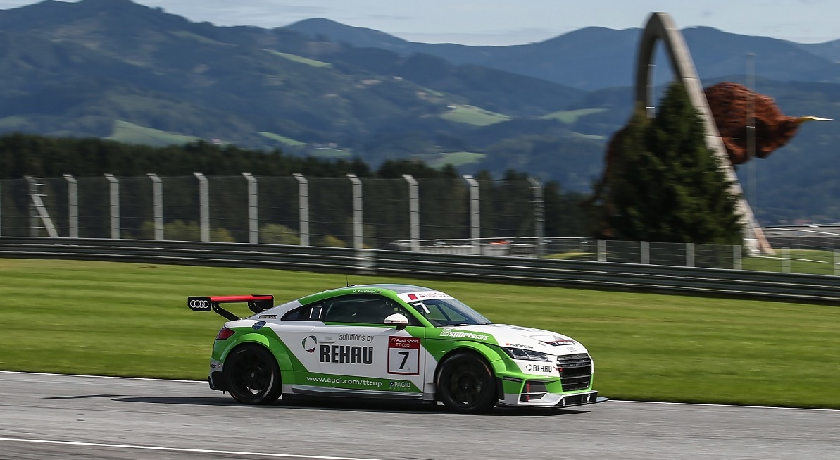 Audi TT Cup: Dupla dél-afrikai győzelem, Keszthelyit a második futamon fekete zászlóval kiintették