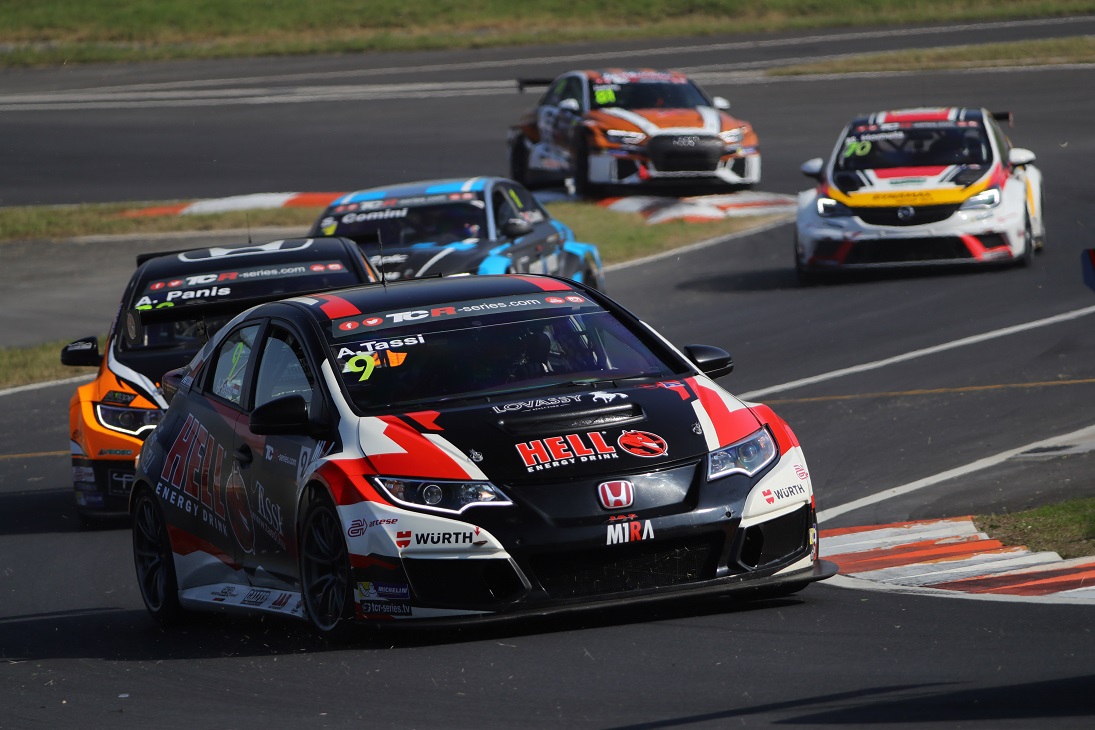 Ezúttal semmi sem jött össze Tassi Attilának, de még bajnok lehet