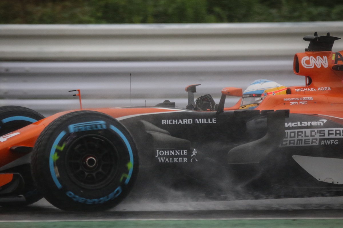 Csütörtökön jelentheti be a McLaren, hogy Alonso marad
