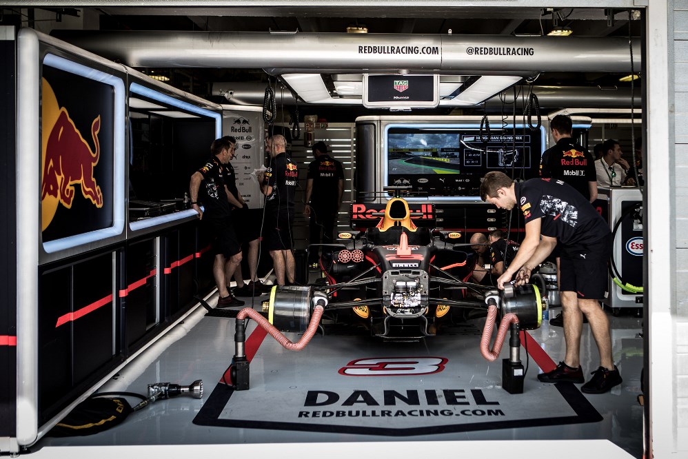 Miért nem tudott Ricciardo a friss motorról?