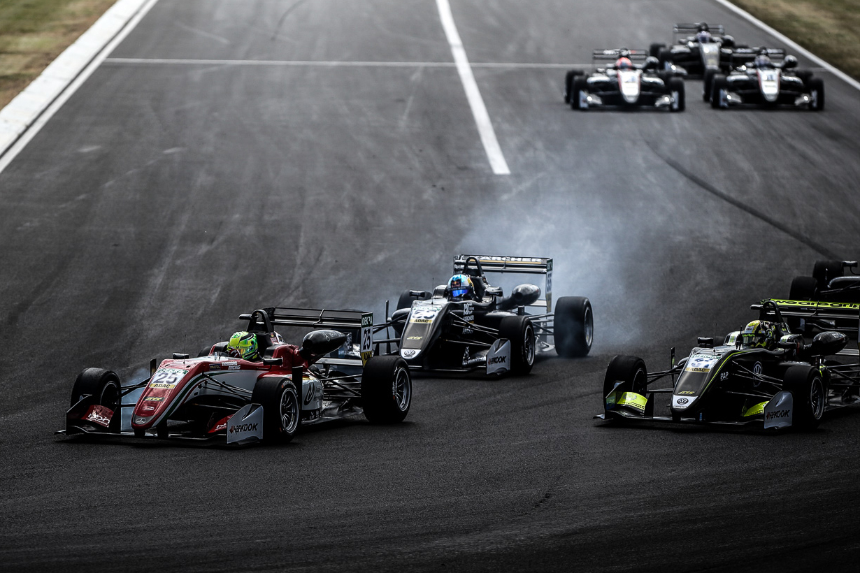 Hétvégi élő autósport közvetítések a hazai csatornákon