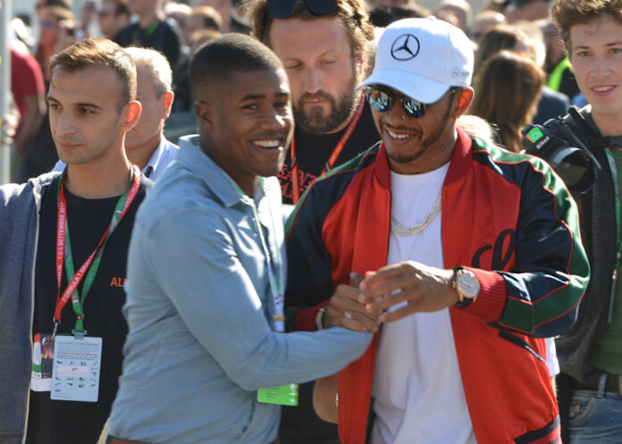 Lewis Hamilton, #TakeAKnee