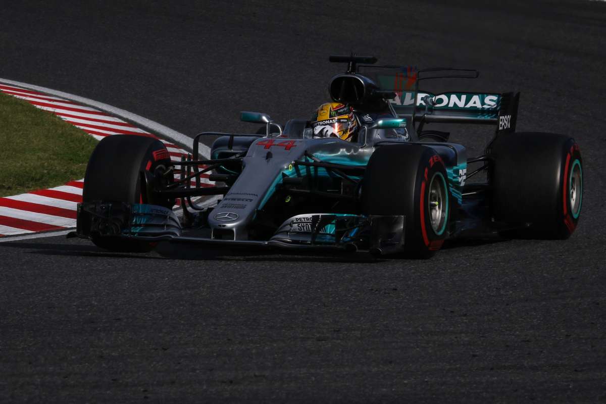 Hamilton: „Szívás”, hogy csak három motort használhatunk jövőre
