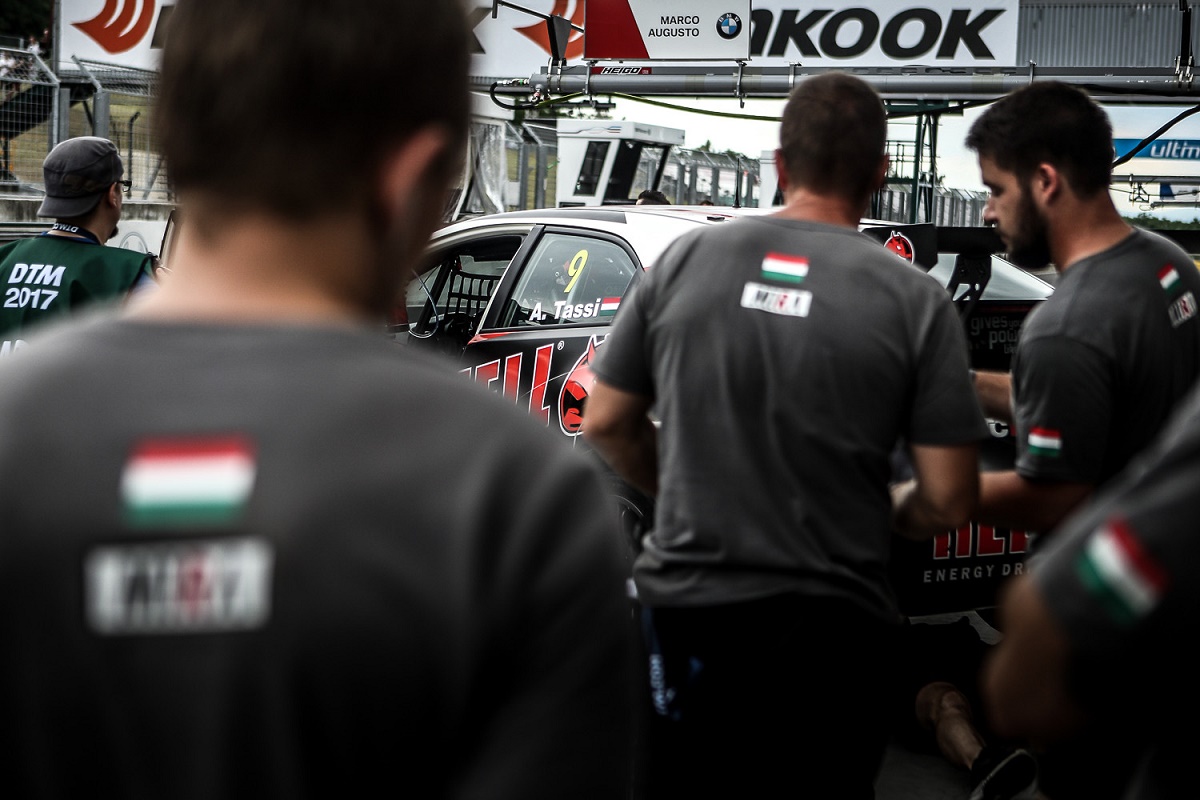 Comini nyerte az utolsó futamot, Tassi a második helyen zárta a szezont