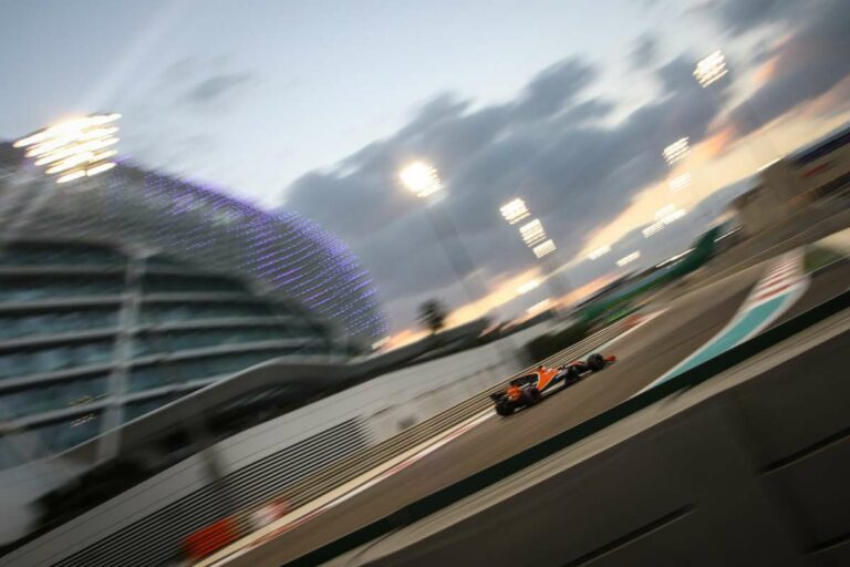 Hamilton, McLaren, Mercedes, Renault, 2018