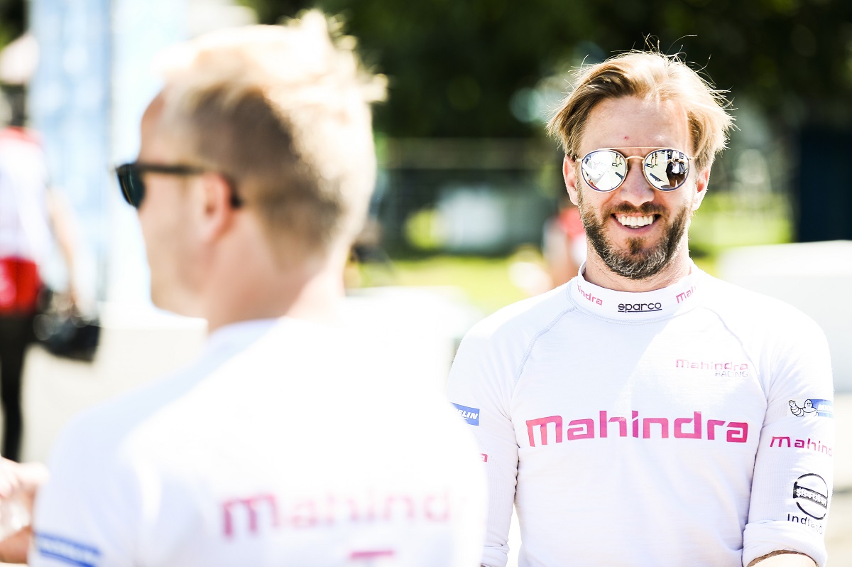 Heidfeld lecsapta Hamilton magas labdáját