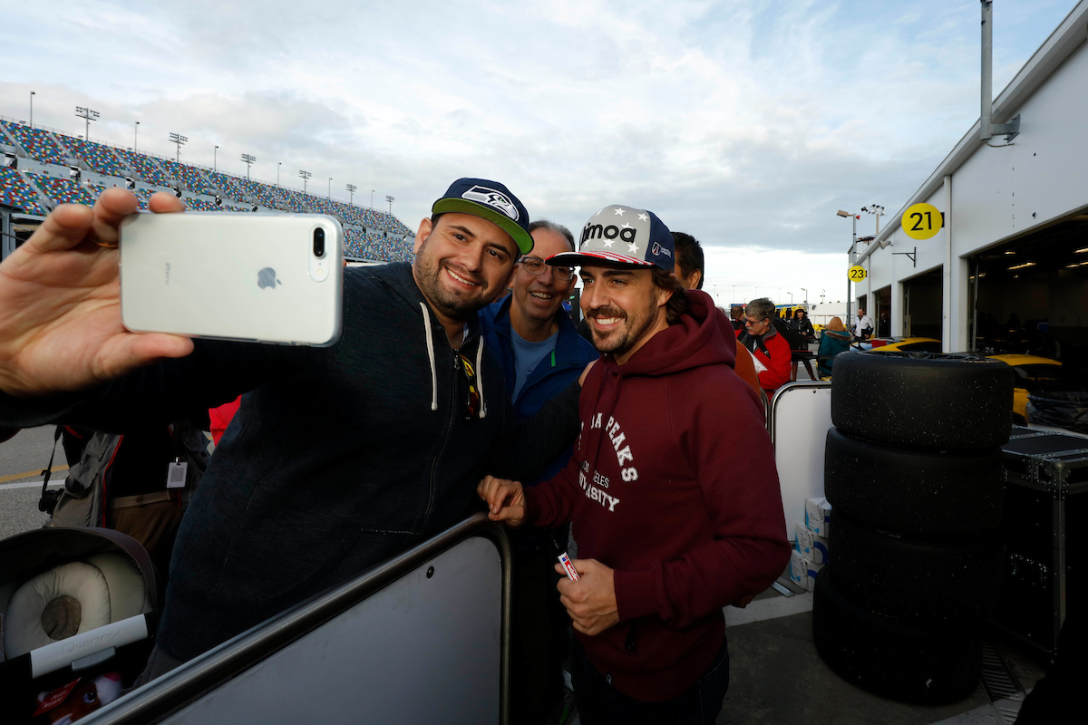 Alonso úgy döntött, hogy készen áll egy NASCAR tesztre!