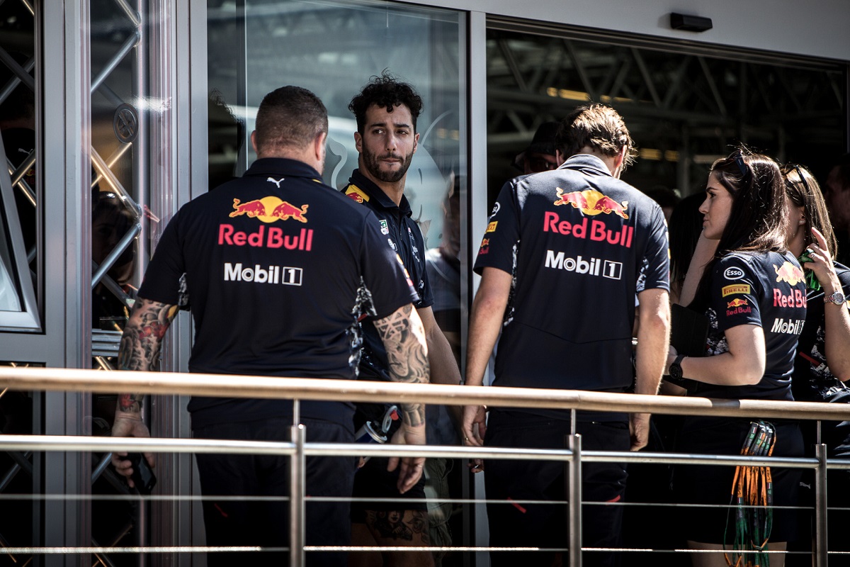 Jobb, ha Ricciardo Verstappenre koncentrál