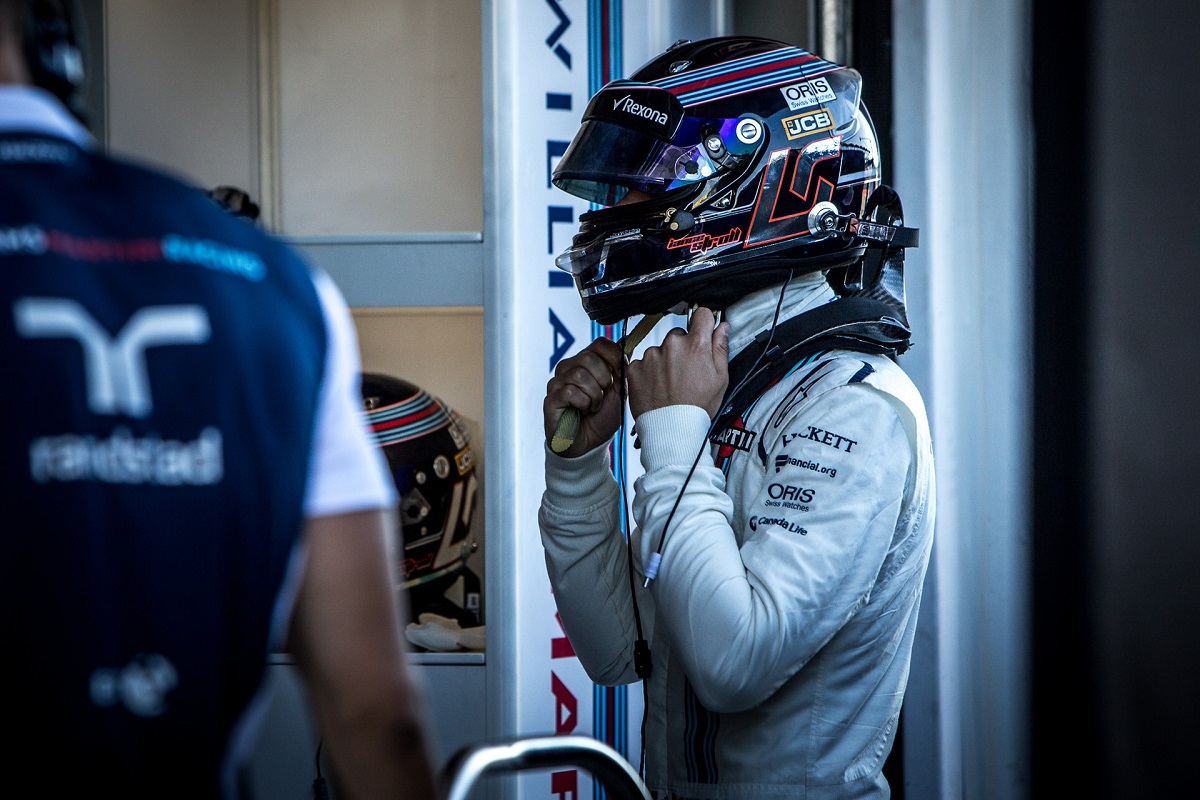 Így énekel Lance Stroll nővére