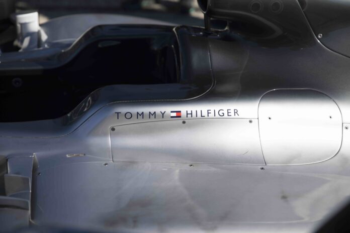 mercedes, tommy hilfiger