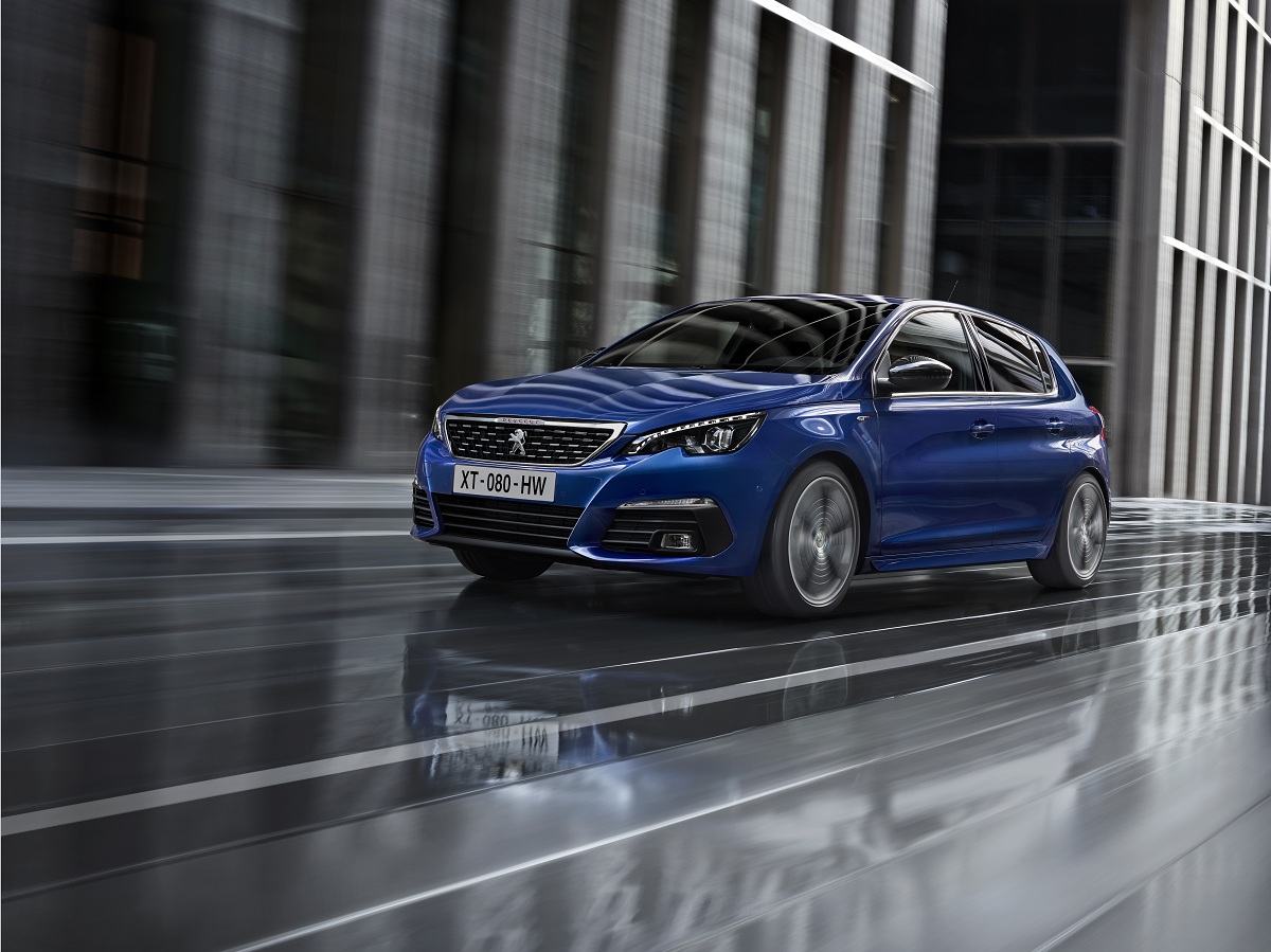 Új váltó és motor az új Peugeot 308 kínálatban