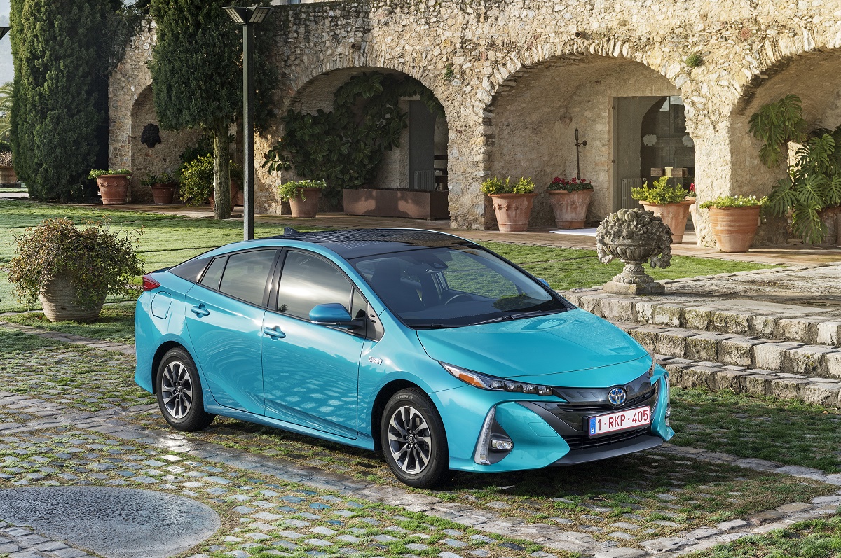 A Toyota és a Lexus növeli a környezetbarát kocsik eladását a magyar piacon