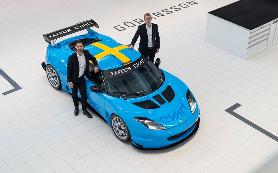 Egy kékvérű egy Lotusszal volt már, de ez valami más!