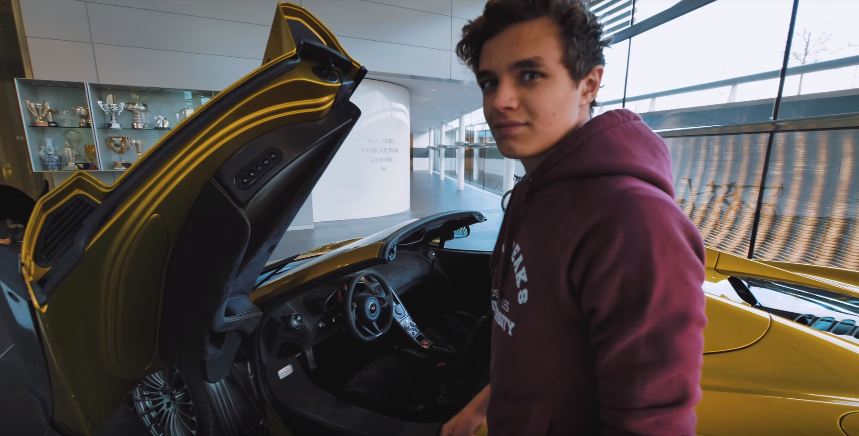 Lando Norris vlogol, és nagyon megy neki!