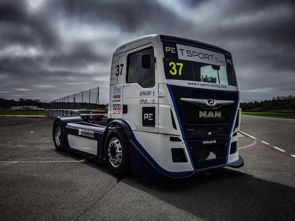 Visszatér Gibbon is a T Sport Racinggel!