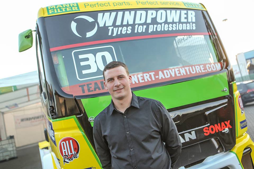 Magyar mérnökkel erősít Sascha Lenz és itt az új versenykamionja, Stella