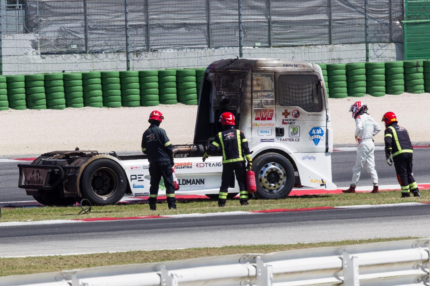 Durva: Így gyulladt ki Vojtisek kamionja verseny közben!