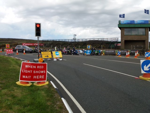 Isle of Man TT: Lesittelték a nézőt, mert bemászott a zárt pályára