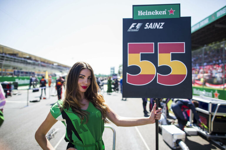 grid girl