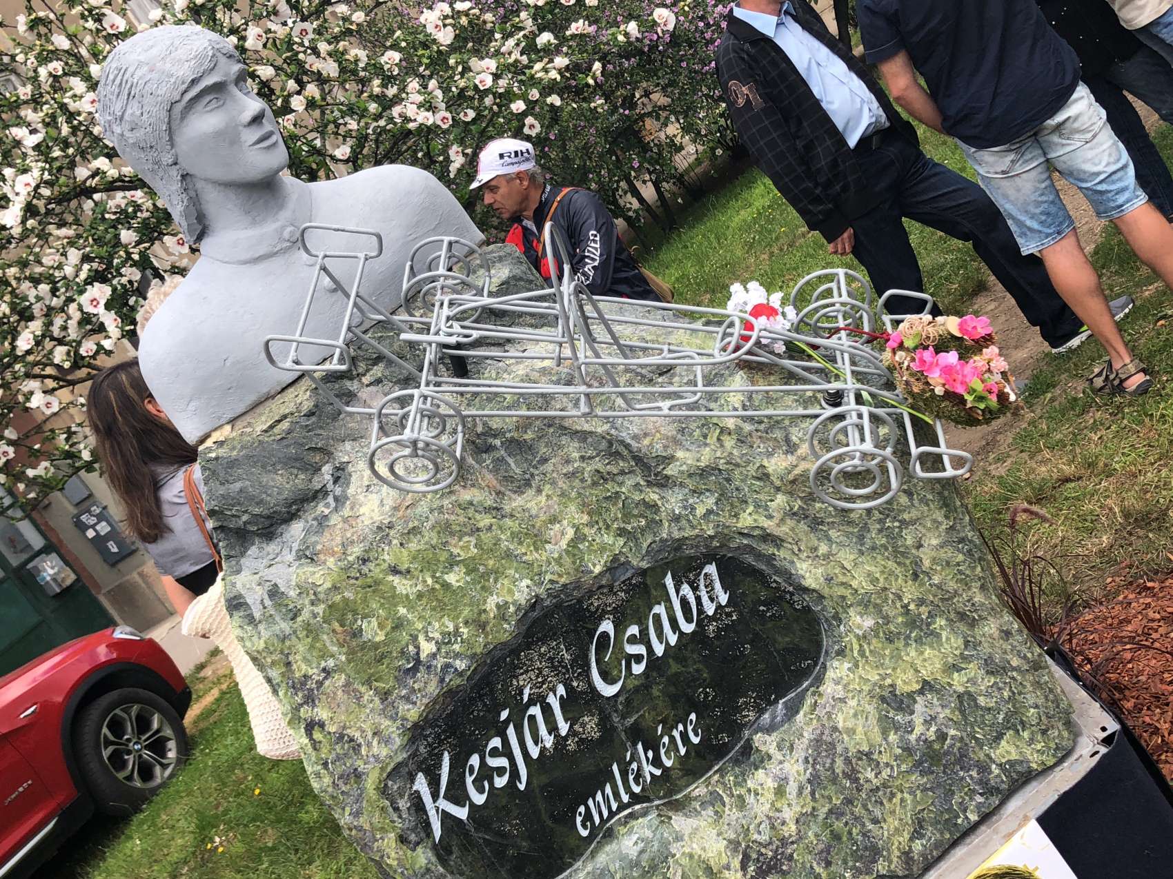 Kesjár Csaba emlékművet avattak ma Zuglóban, ott voltunk!