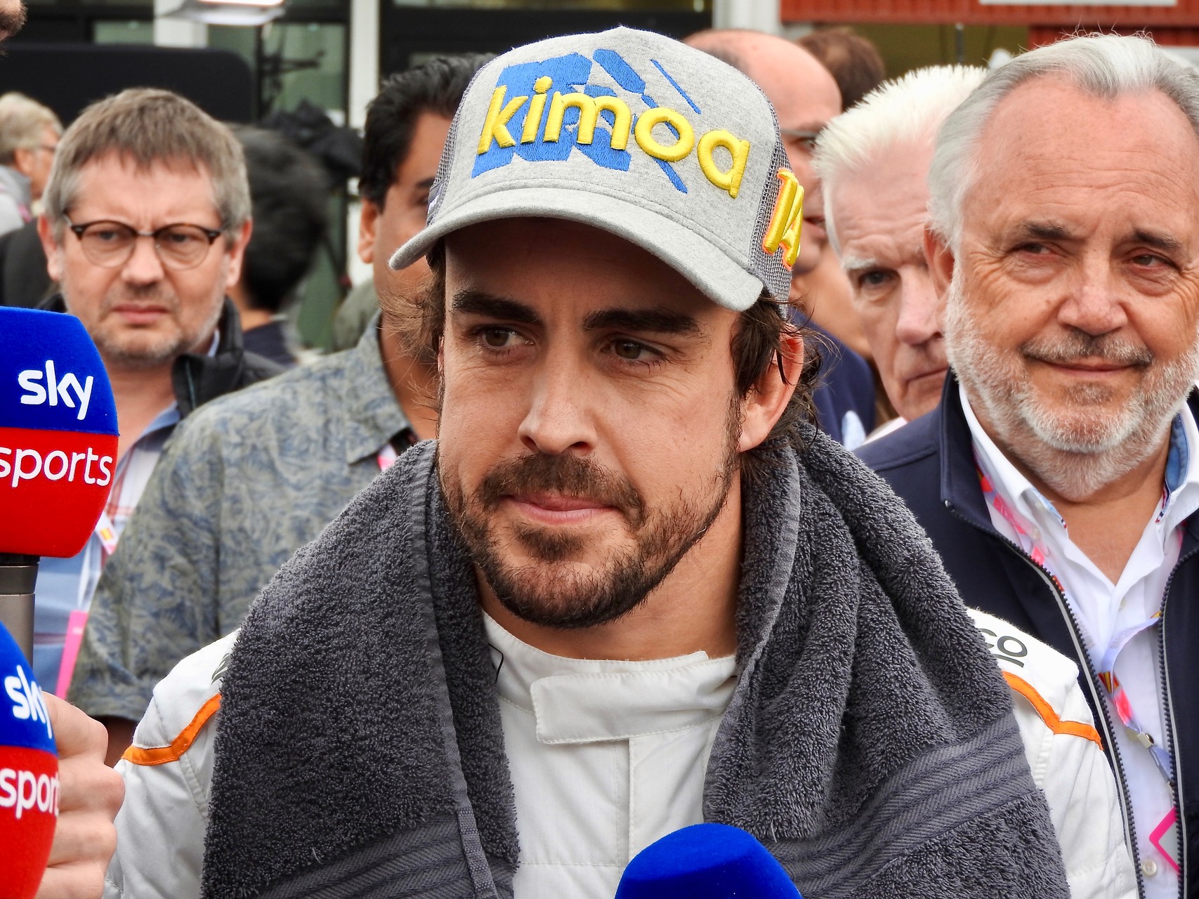 Versenyzőtársaival ünnepelte 300.  F1-es versenyhétvégéjét Alonso